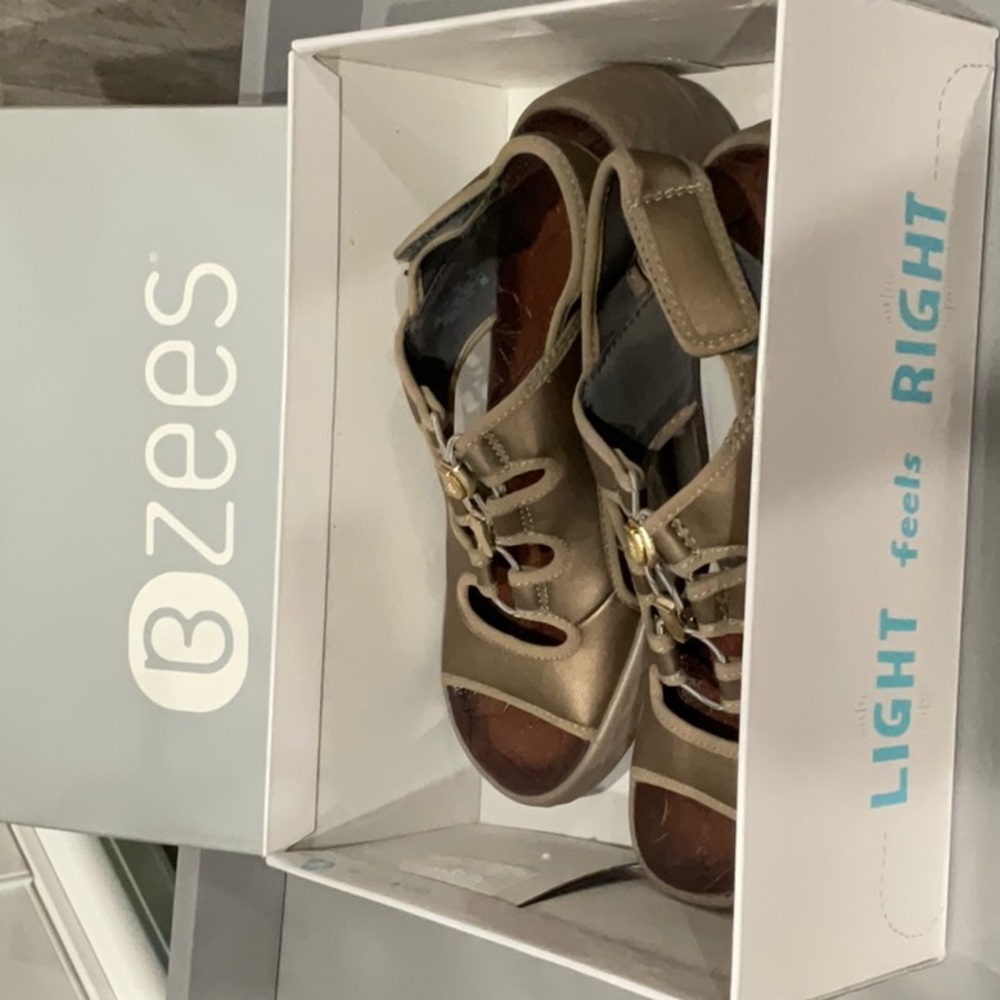 NIB BZEES JUICY ATHLETIC